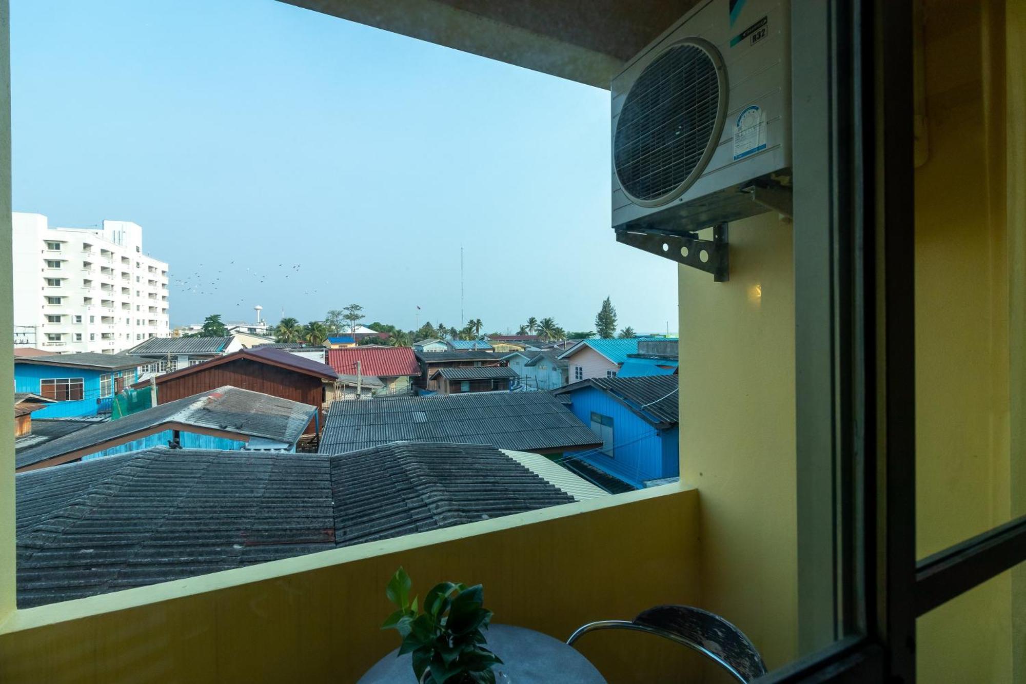 Chomsin Hua Hin ชมสินธุ์ หัวหิน Hotel Exterior foto