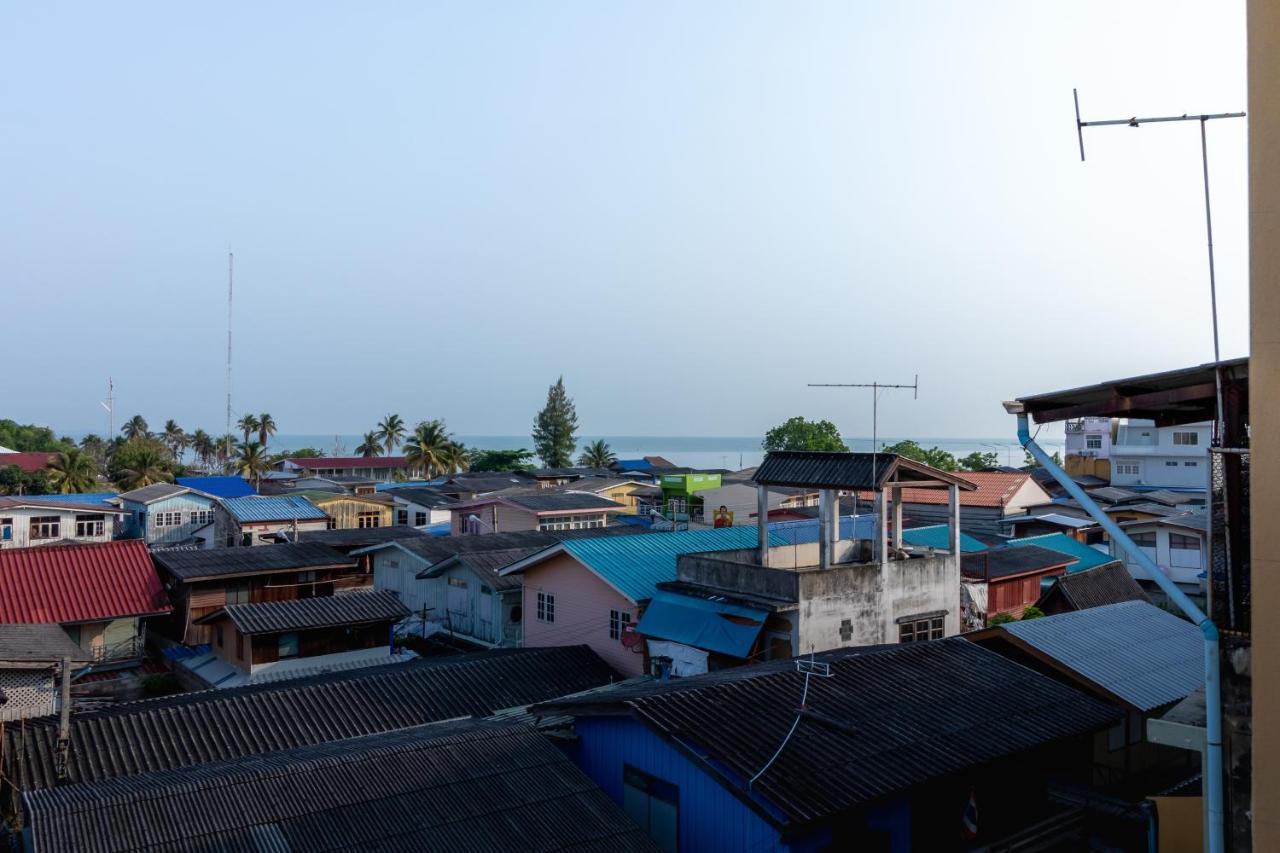 Chomsin Hua Hin ชมสินธุ์ หัวหิน Hotel Exterior foto